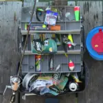 Canne pronte la sera prima: come organizzare montature e accessori senza ritrovare nodi e terminali schiacciati