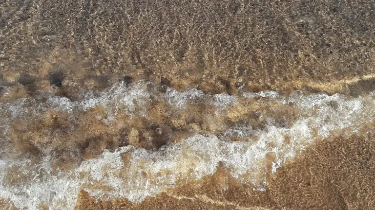 Pesca dalla spiaggia: come riconoscere i canaloni osservando la rottura delle onde